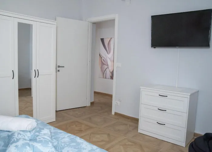 ベッド・アンド・ブレックファスト Fly